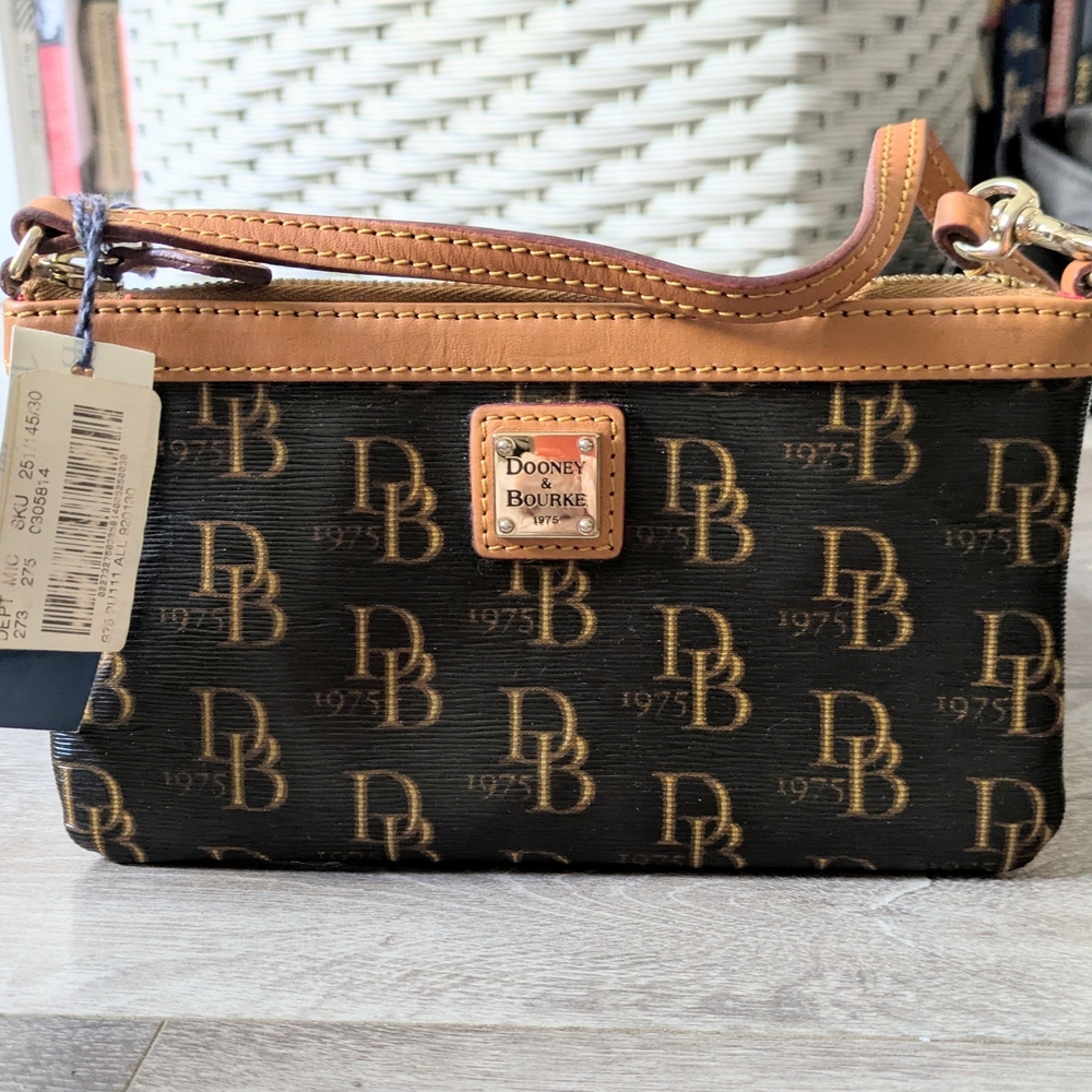 NWT Dooney & Bourke Brown and Beige Wristlet